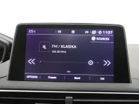 Peugeot 5008 2 130kW thumbnail