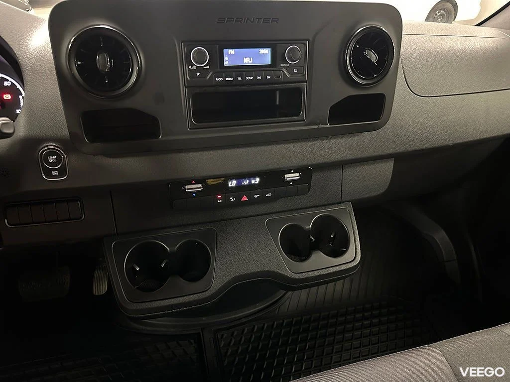 Mercedes-Benz Sprinter 55 kWh L2H2 / V-inredd / Moms 85kW