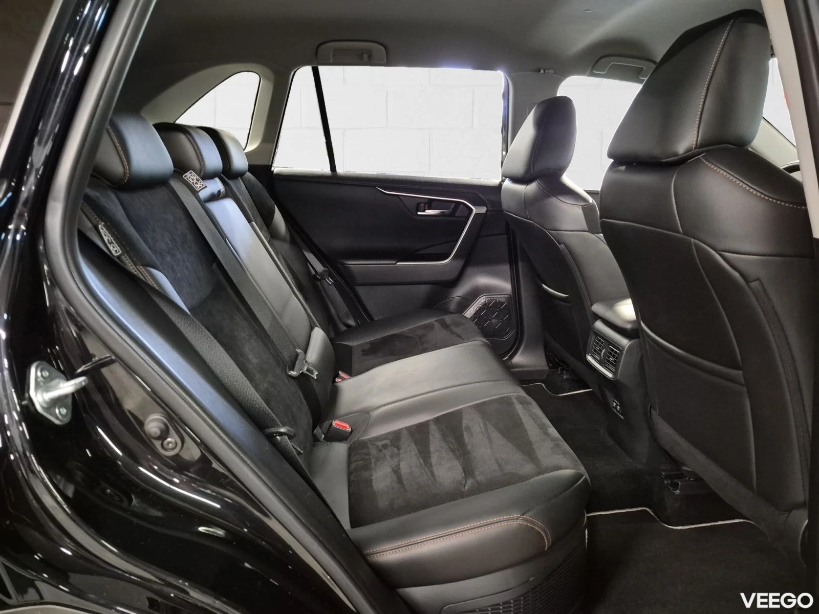 Toyota RAV4 Luxury Plus 2.5 131kW