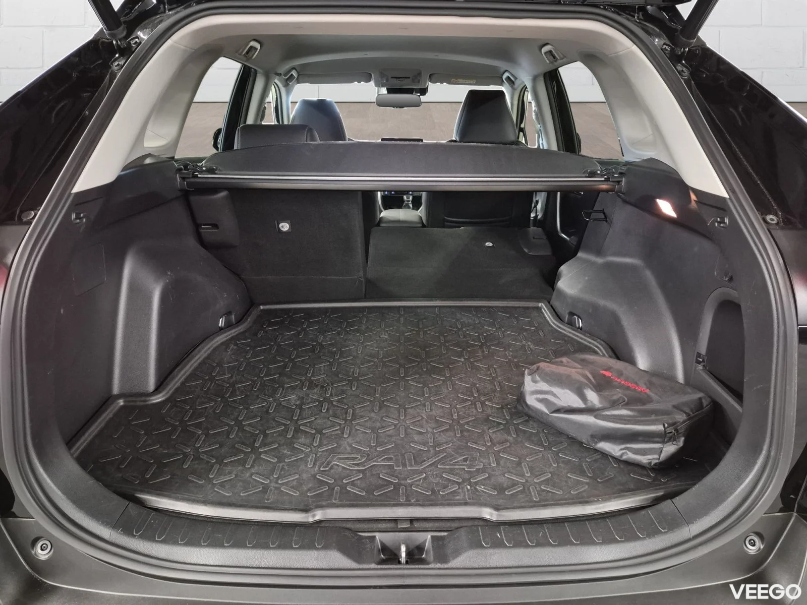Toyota RAV4 Luxury Plus 2.5 131kW