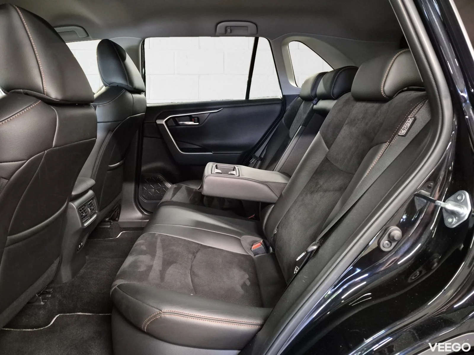 Toyota RAV4 Luxury Plus 2.5 131kW