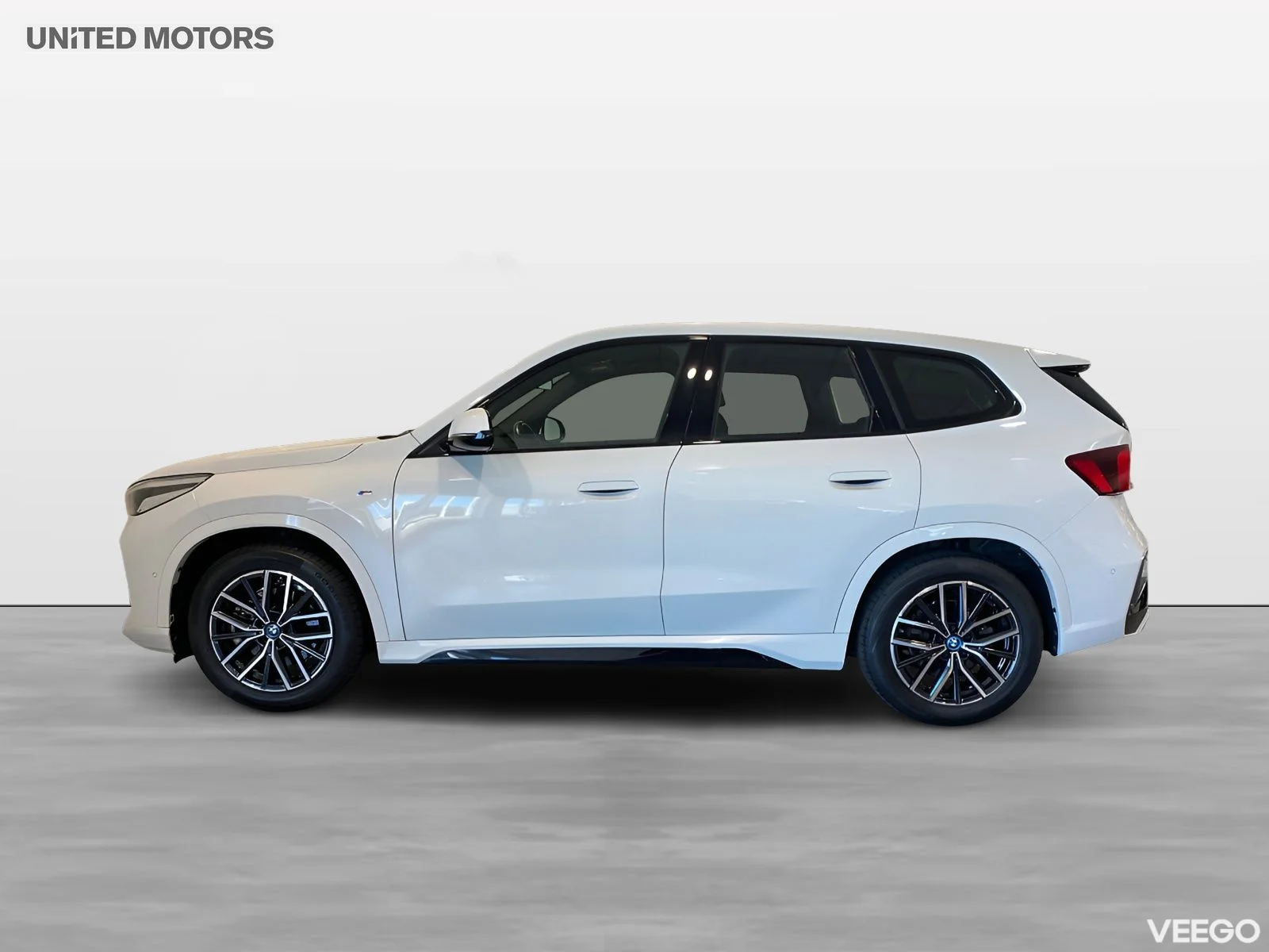 BMW iX1 xDrive30 Adaptivt M-chassi Parkeringsassistans 0kW