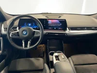 BMW iX1 xDrive30 Adaptivt M-chassi Parkeringsassistans 0kW thumbnail