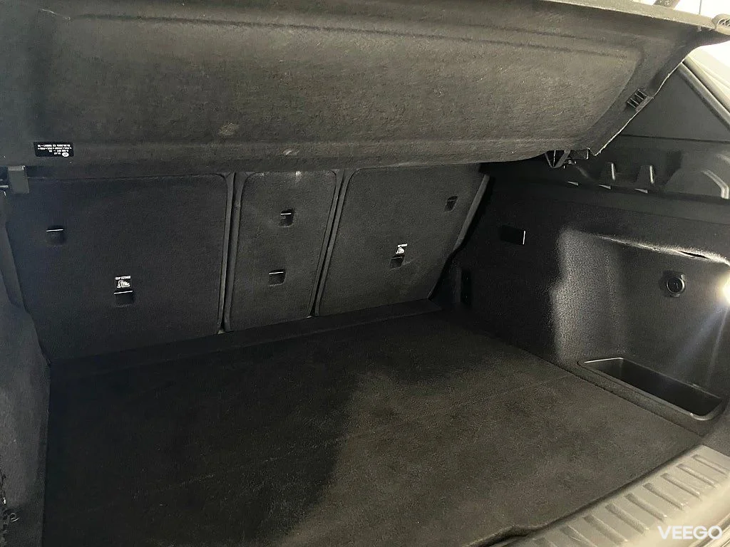 BMW iX1 xDrive30 Adaptivt M-chassi Parkeringsassistans 0kW