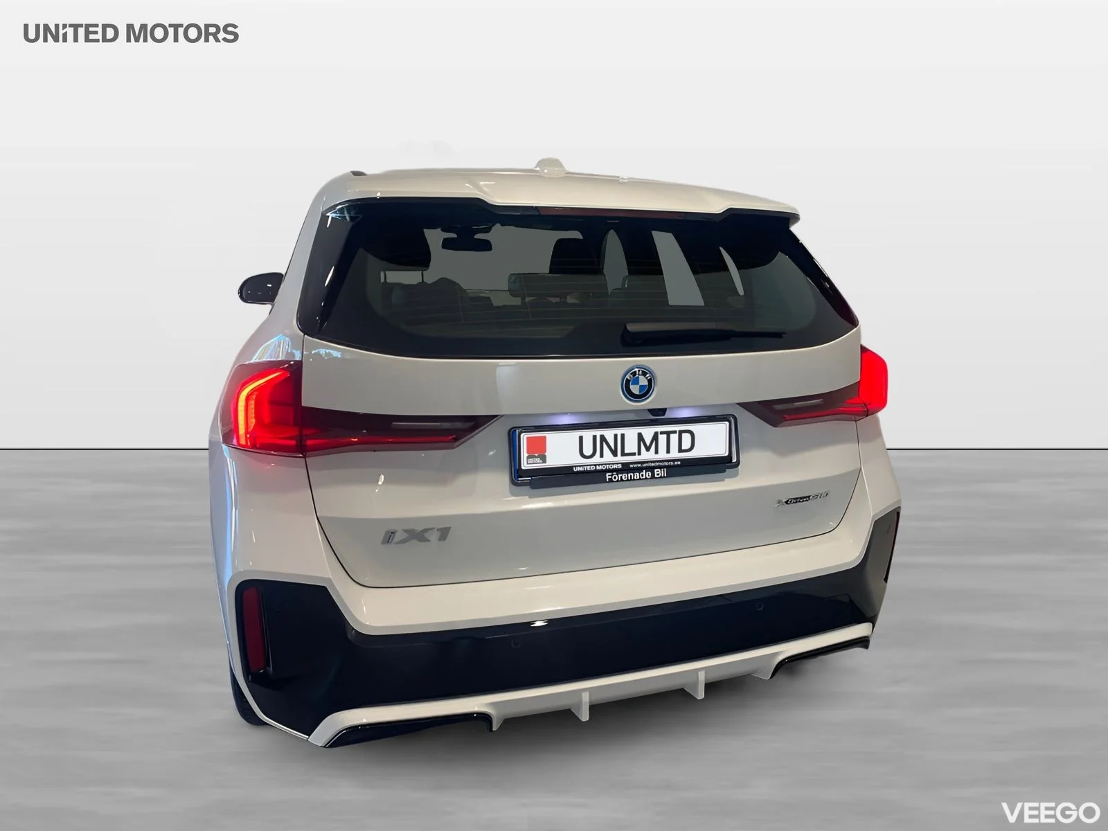 BMW iX1 xDrive30 Adaptivt M-chassi Parkeringsassistans 0kW