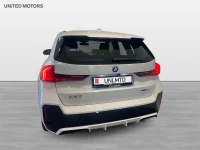 BMW iX1 xDrive30 Adaptivt M-chassi Parkeringsassistans 0kW thumbnail