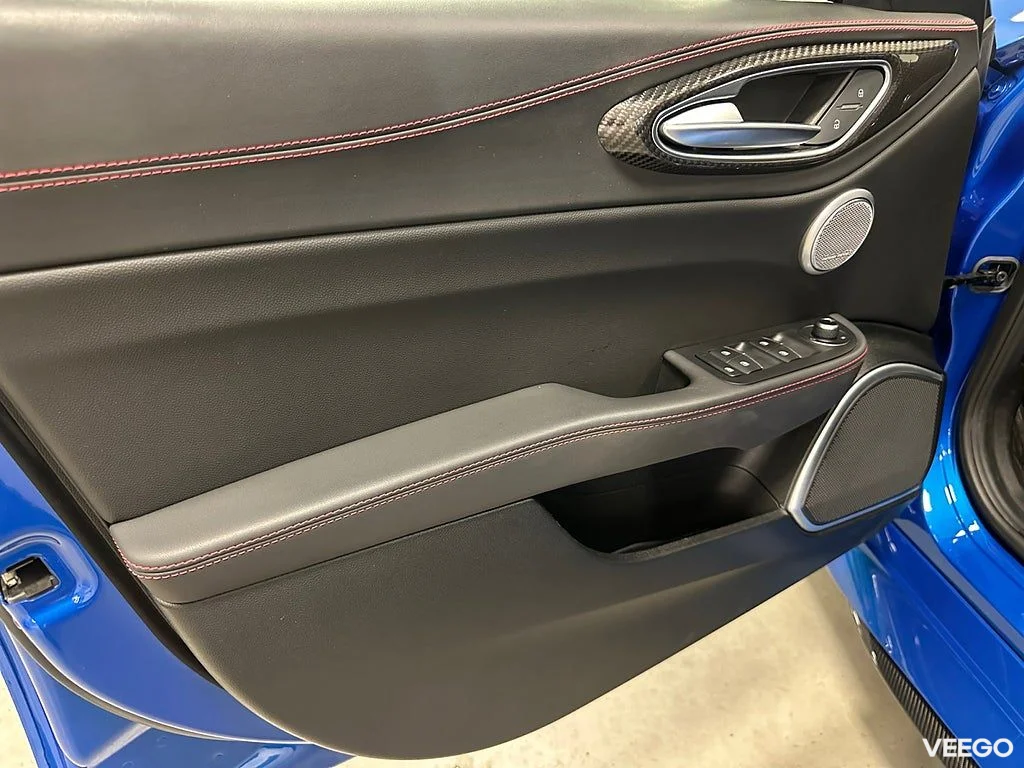 Alfa Romeo Giulia Quadrifoglio V6 510HK /H/K /Svensksåld 375kW