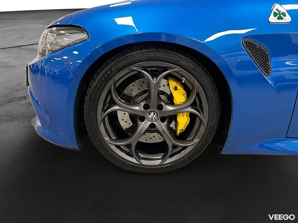 Alfa Romeo Giulia Quadrifoglio V6 510HK /H/K /Svensksåld 375kW