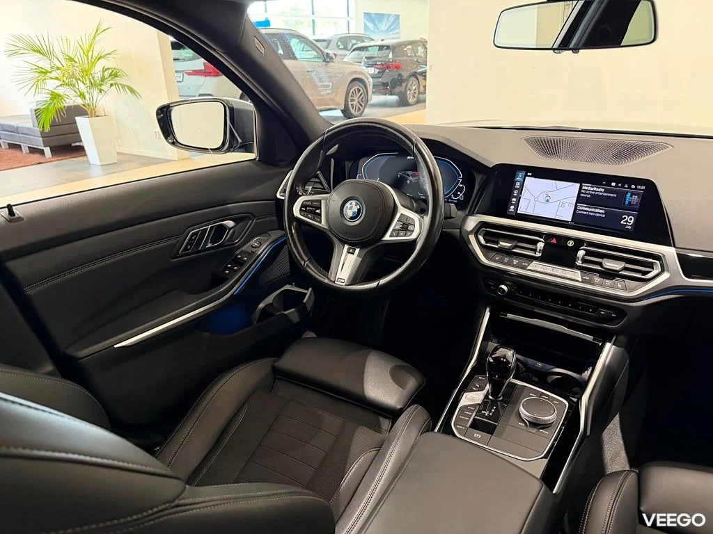 BMW 330 xDrive, Sportline, Drag, Värmare, HiFi, Adpt Fart 0kW
