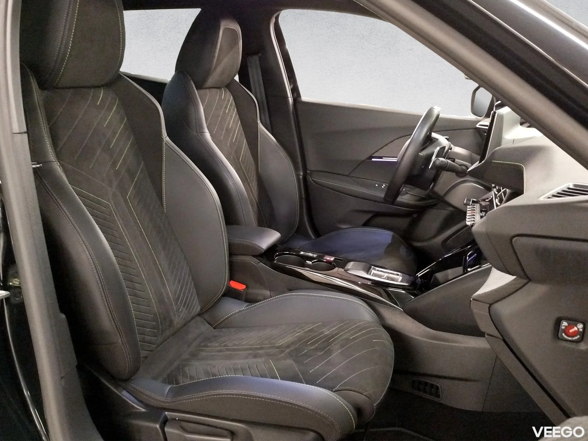 Peugeot 2008 GT Hybrid 145 e-DCS6 100kW