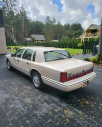 Lincoln Town Car Cartier 4600 0kW thumbnail