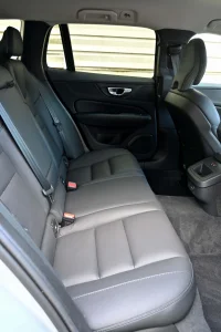 Volvo V60 BRIGHT PLUS INTELLI SAFE MY24 2 120kW thumbnail