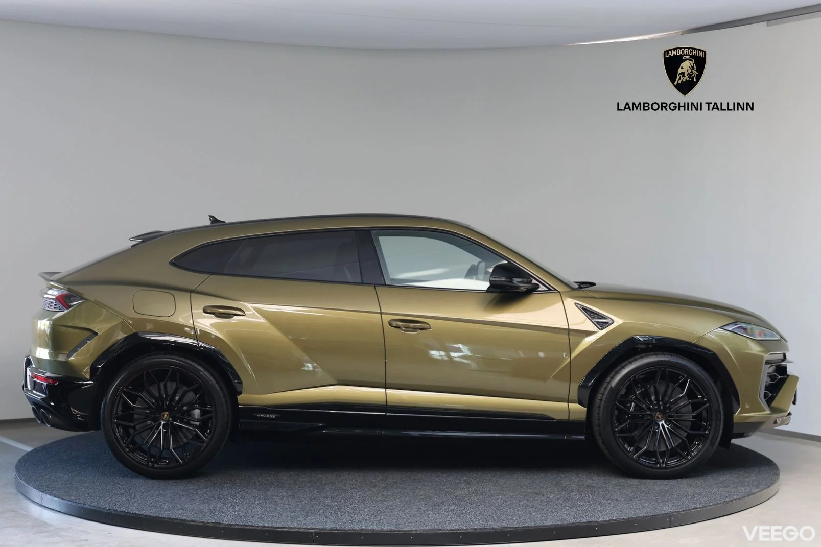 Lamborghini Urus - 4 588kW