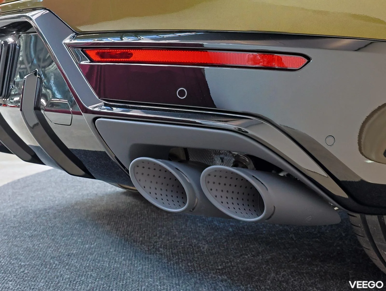Lamborghini Urus - 4 588kW