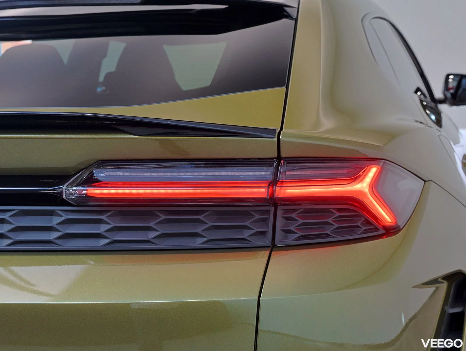 Lamborghini Urus - 4 588kW
