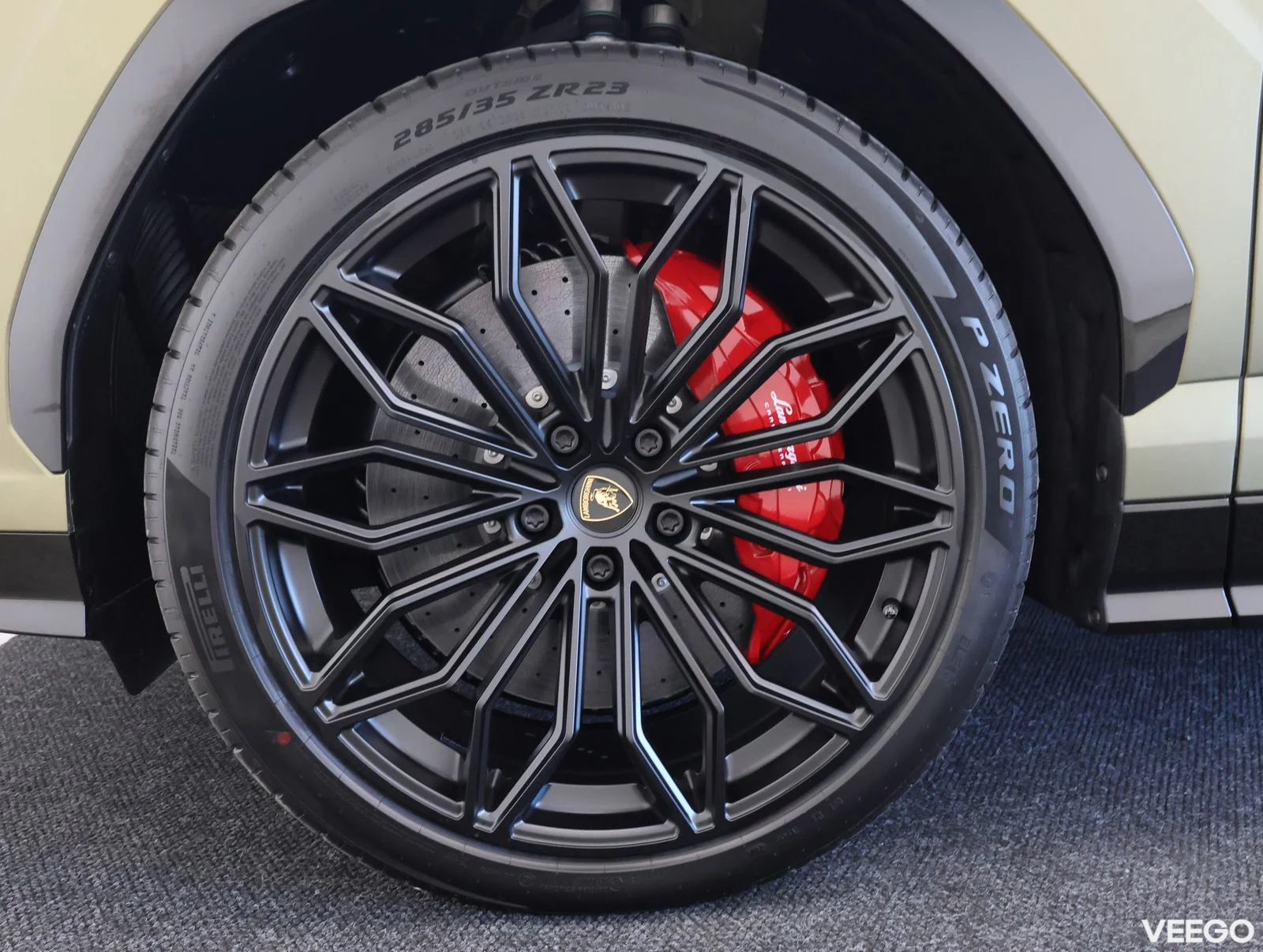 Lamborghini Urus - 4 588kW