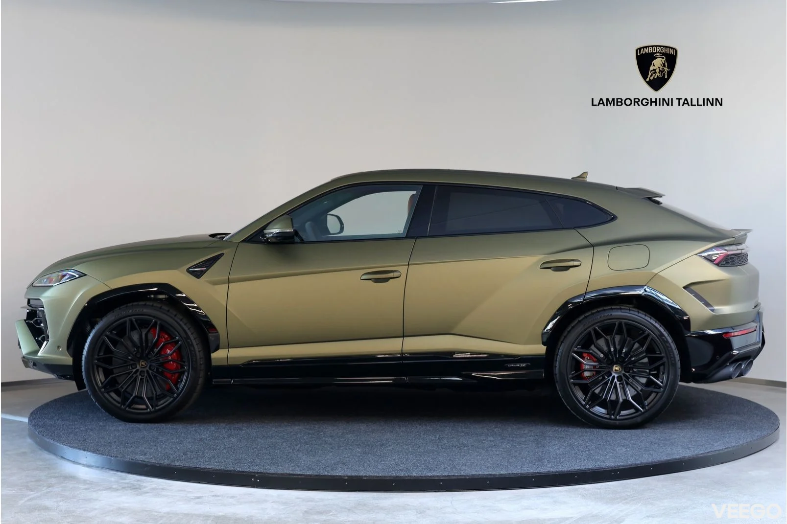 Lamborghini Urus - 4 588kW