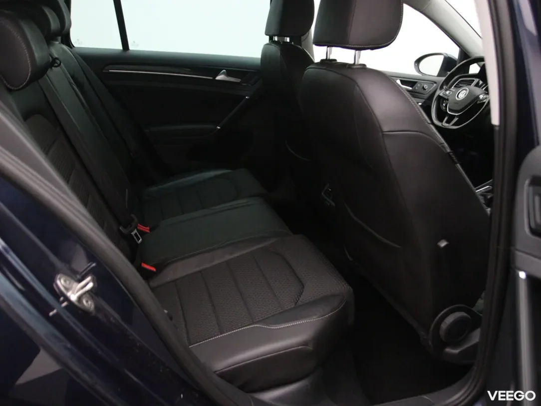 Volkswagen Golf 1.6 81kW