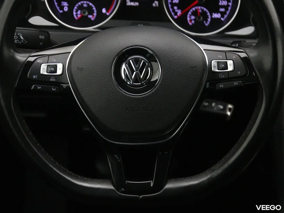 Volkswagen Golf 1.6 81kW