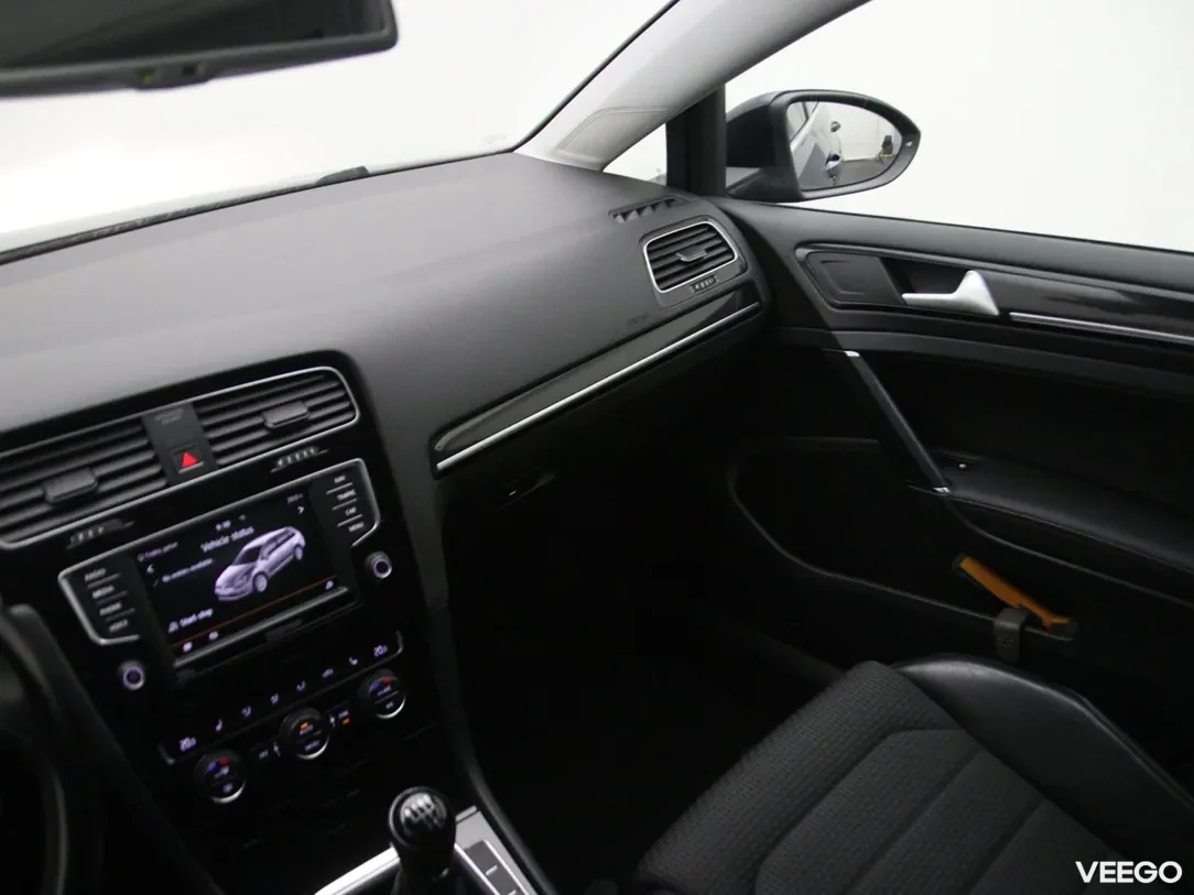 Volkswagen Golf 1.6 81kW