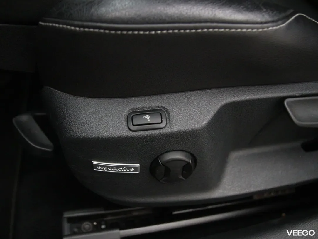 Volkswagen Golf 1.6 81kW