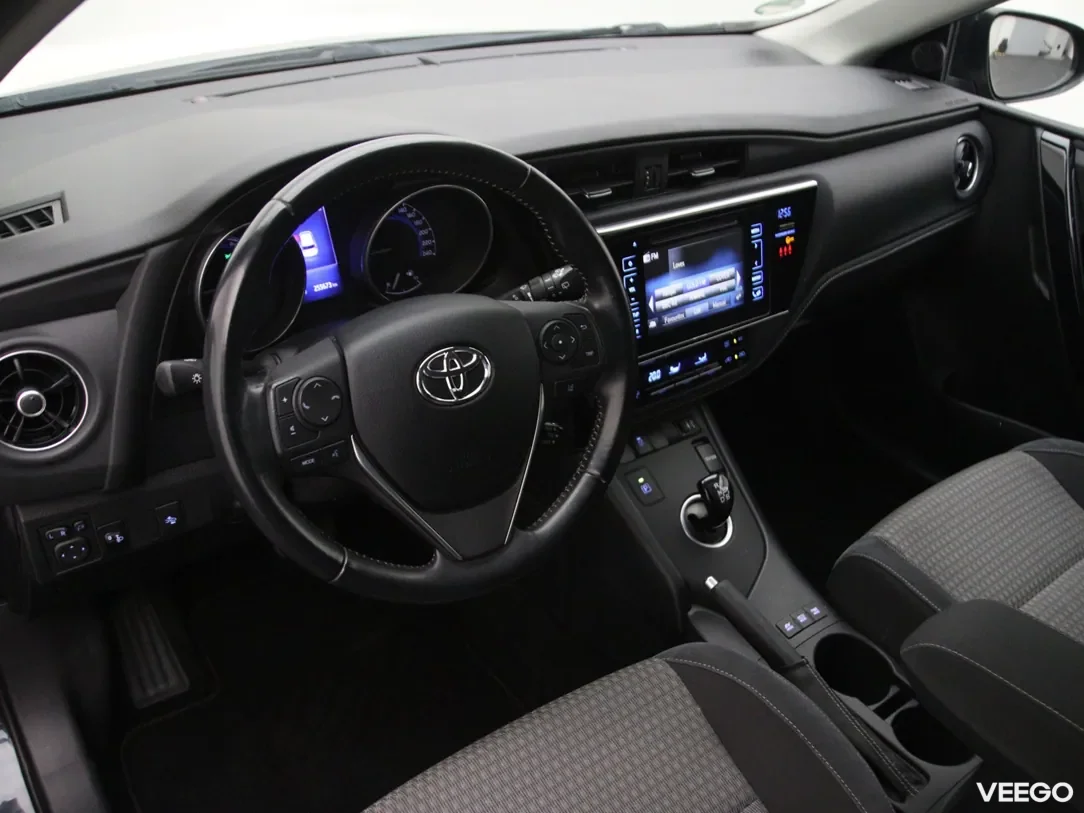 Toyota Auris 1.8 100kW