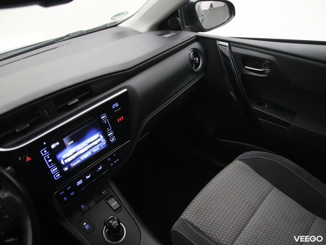 Toyota Auris 1.8 100kW