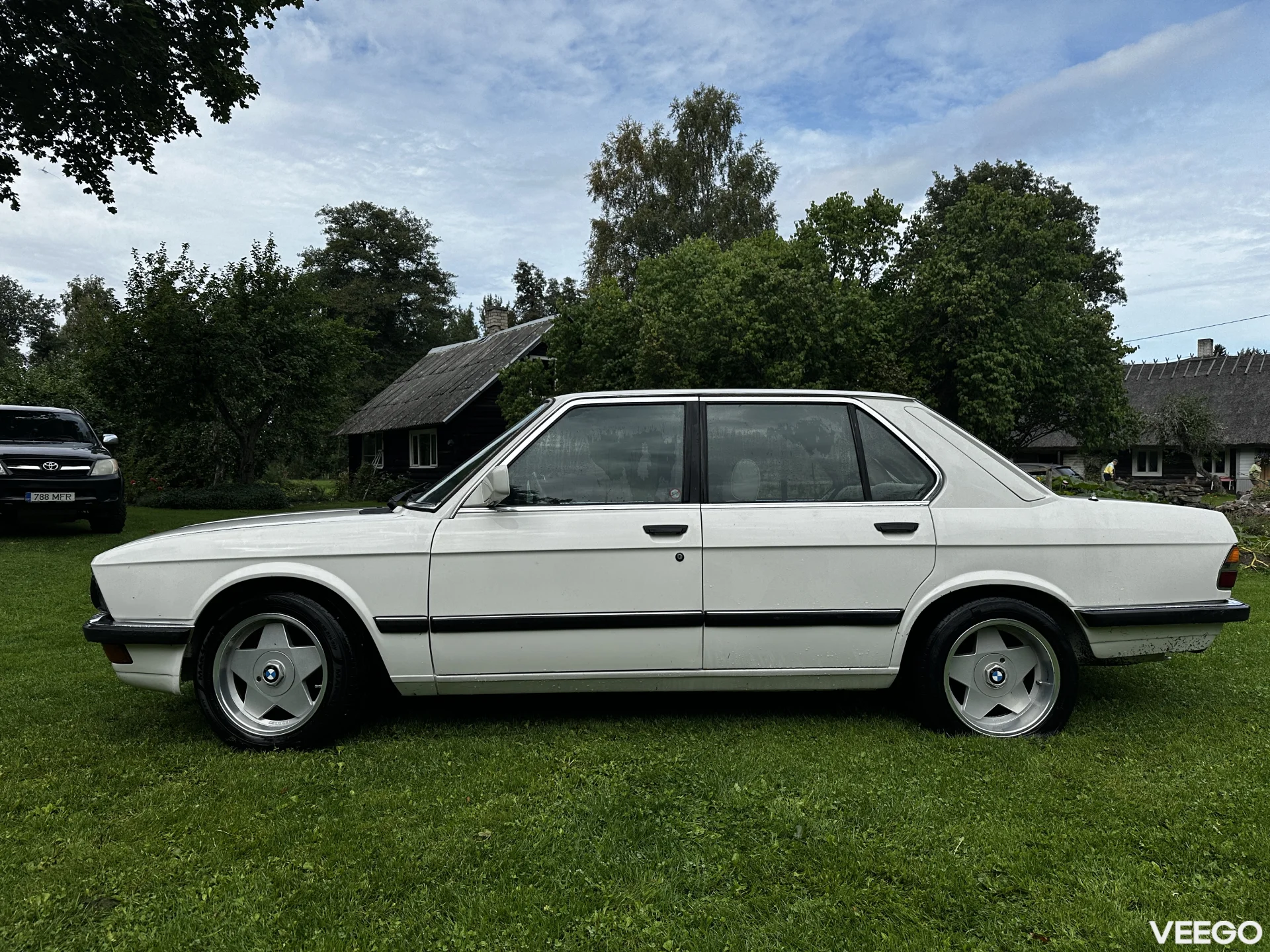 BMW 525 2.7 90kW