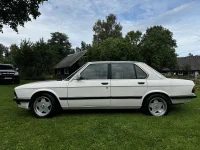 BMW 525 2.7 90kW thumbnail