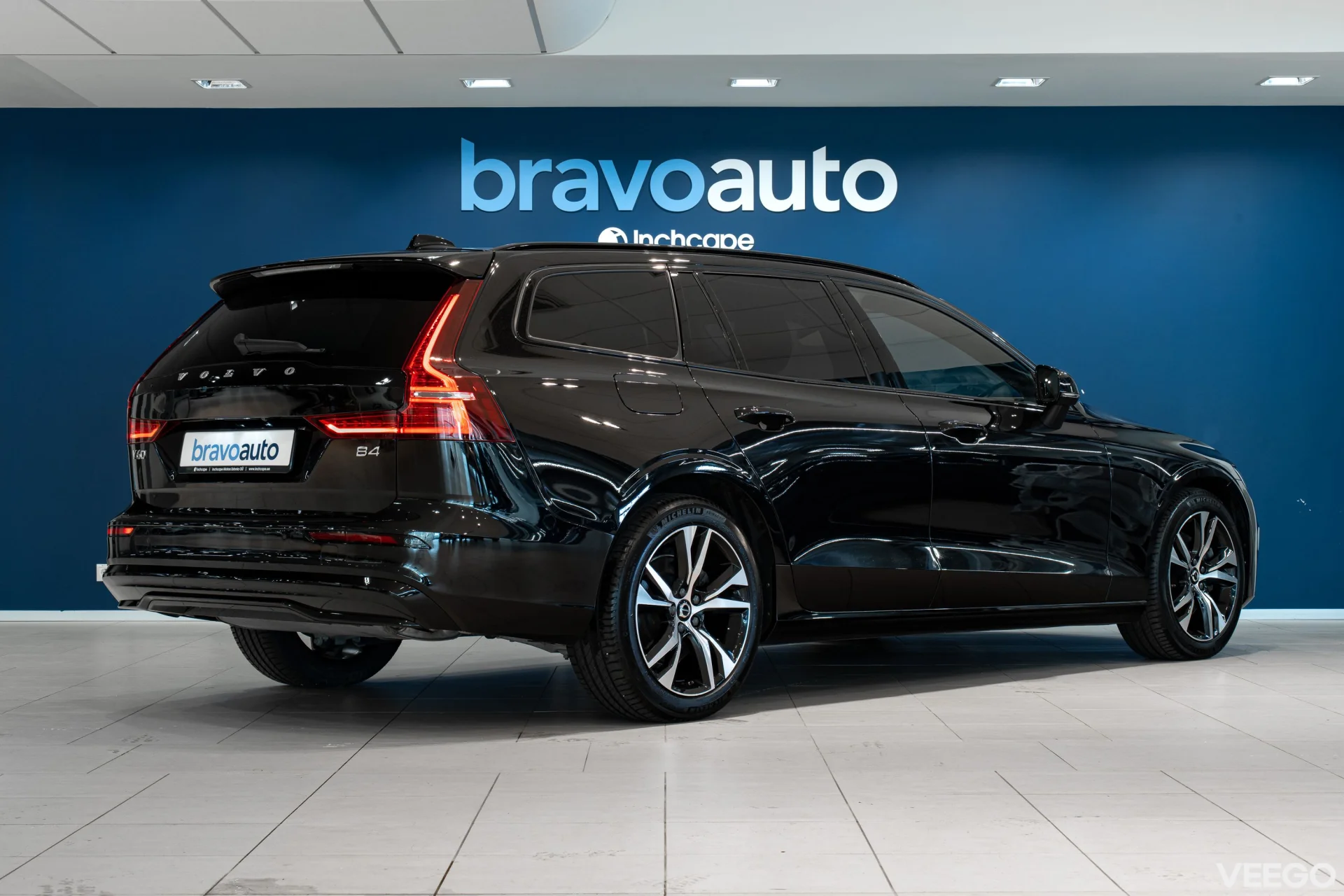 Volvo V60 2.0 B4 Mild-Hybrid Plus Dark 2 145kW