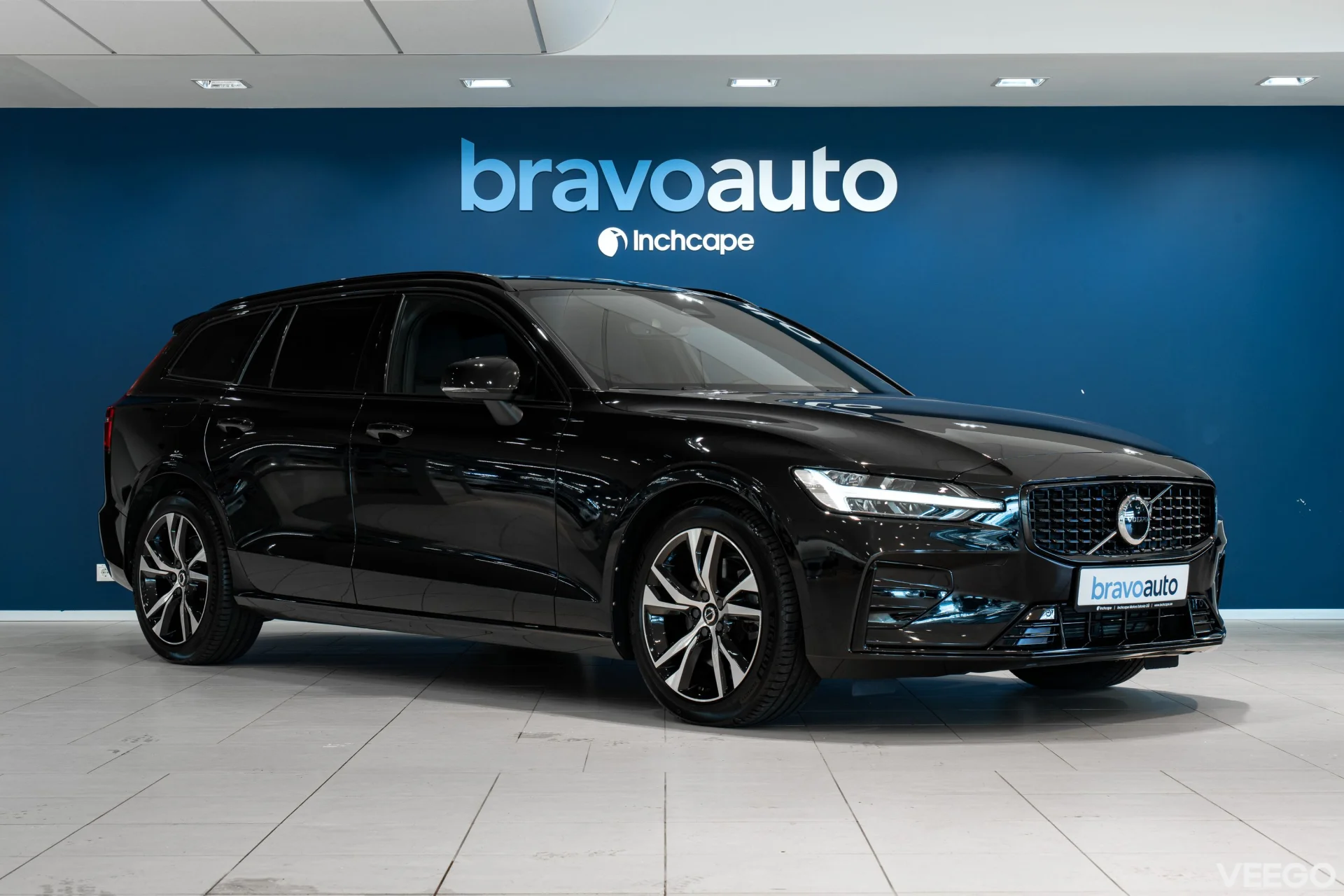 Volvo V60 2.0 B4 Mild-Hybrid Plus Dark 2 145kW