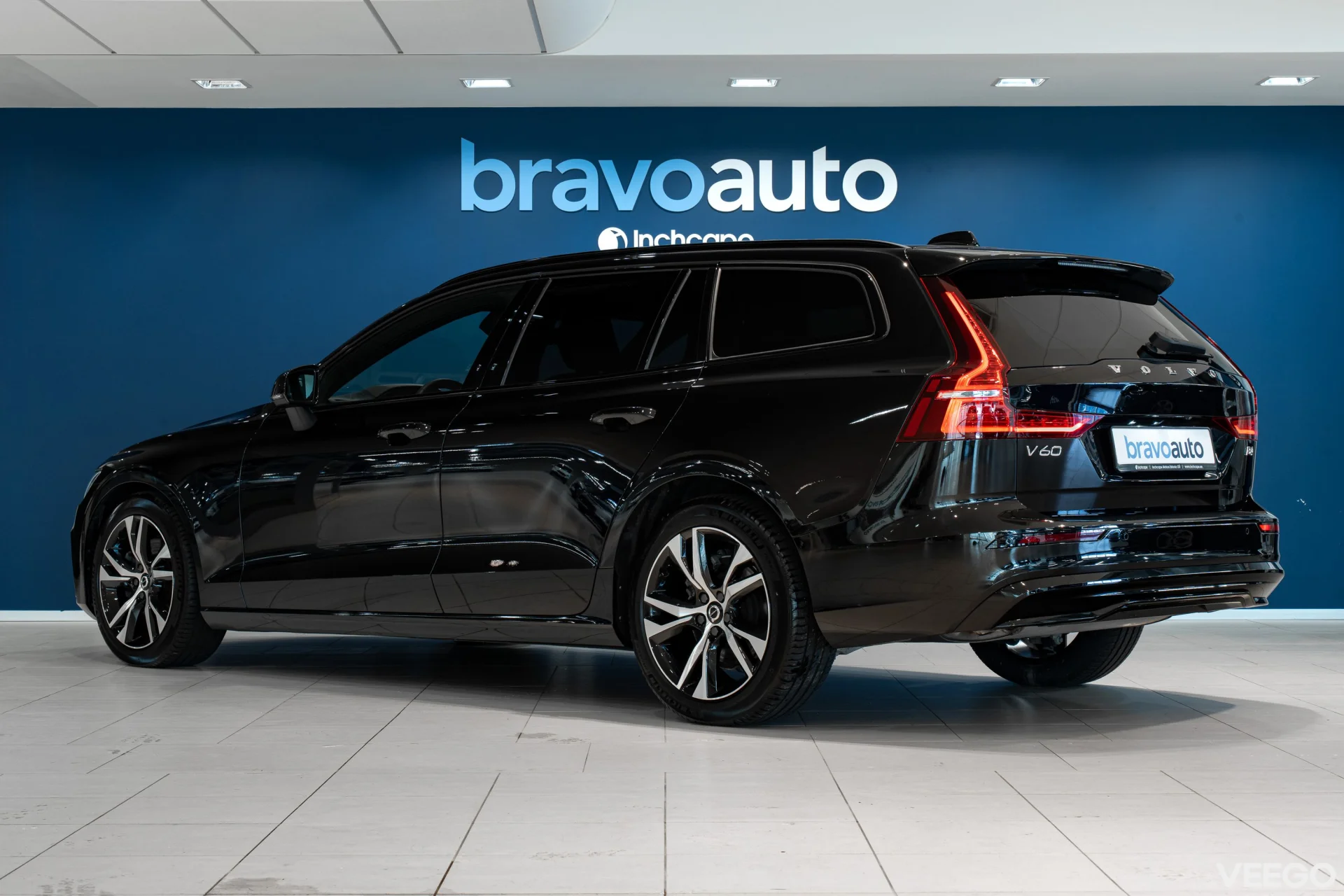 Volvo V60 2.0 B4 Mild-Hybrid Plus Dark 2 145kW