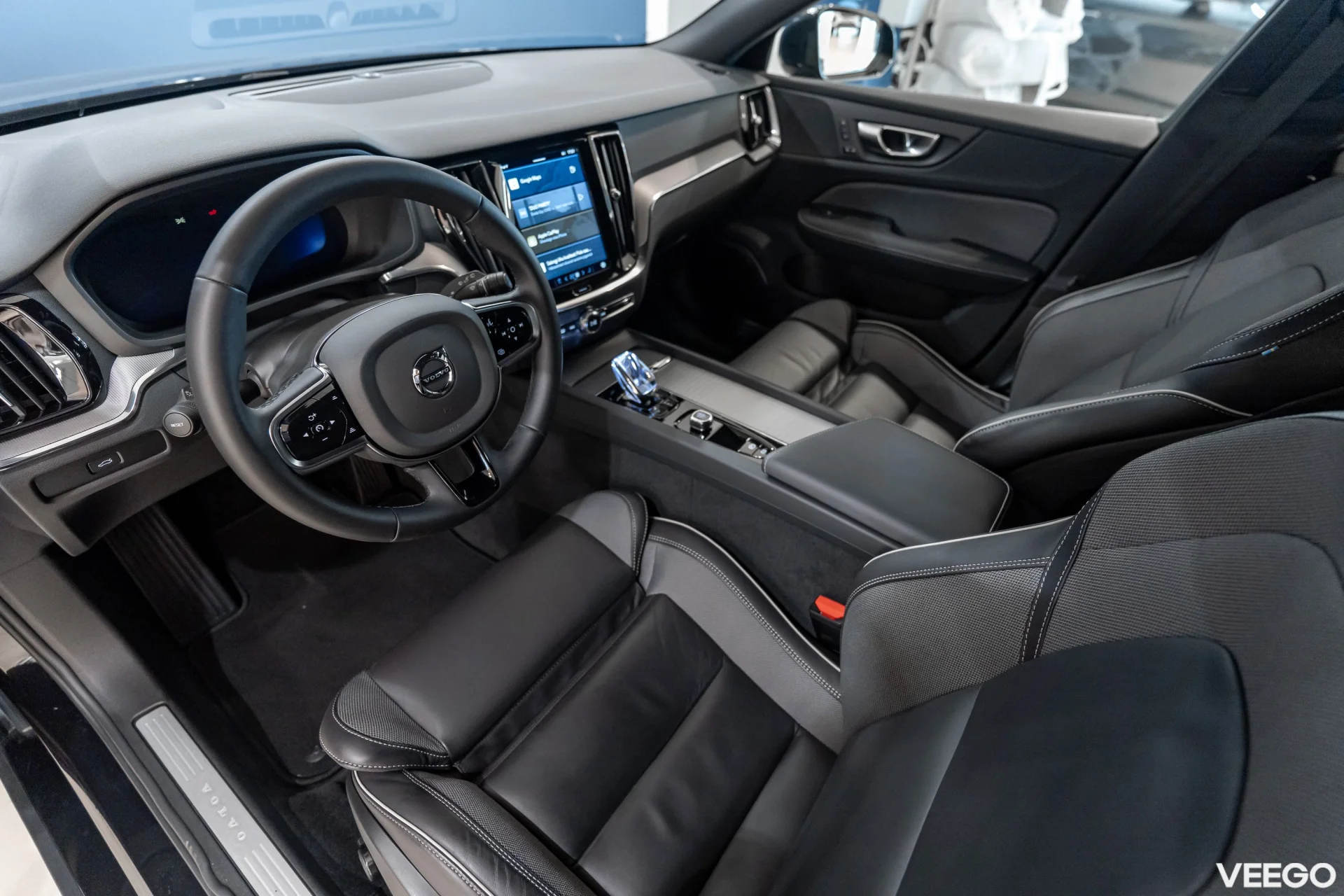 Volvo V60 2.0 B4 Mild-Hybrid Plus Dark 2 145kW