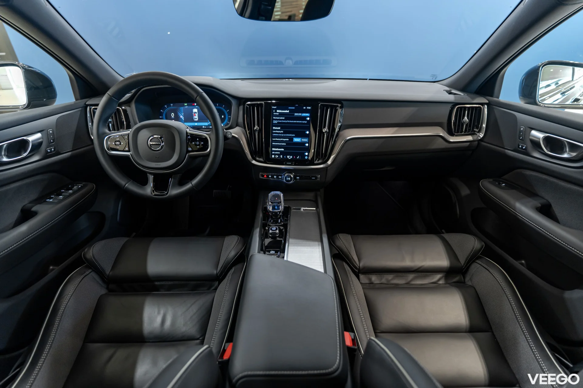 Volvo V60 2.0 B4 Mild-Hybrid Plus Dark 2 145kW
