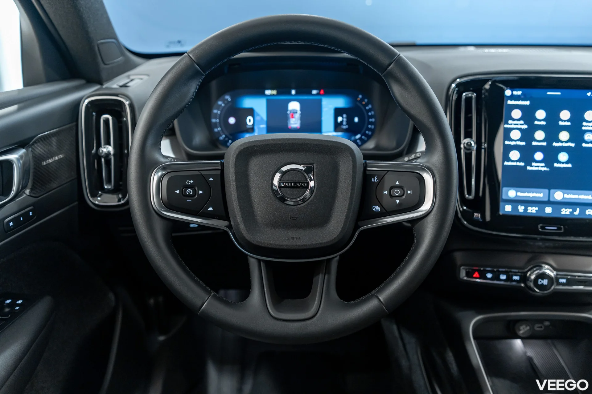 Volvo XC40 B3 Mild-Hybrid Plus Black Edition 2WD 2 120kW