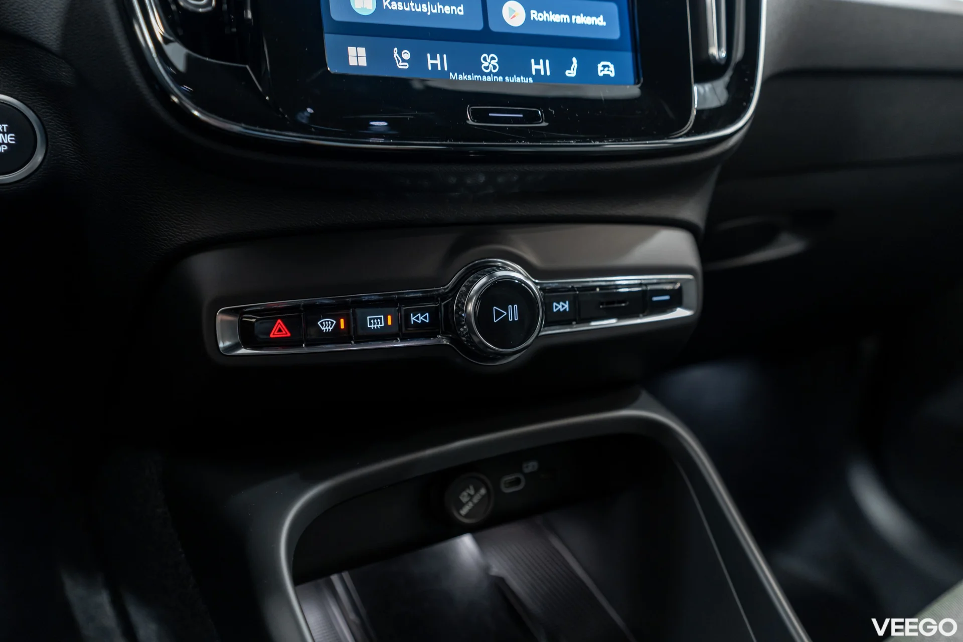 Volvo XC40 B3 Mild-Hybrid Plus Black Edition 2WD 2 120kW