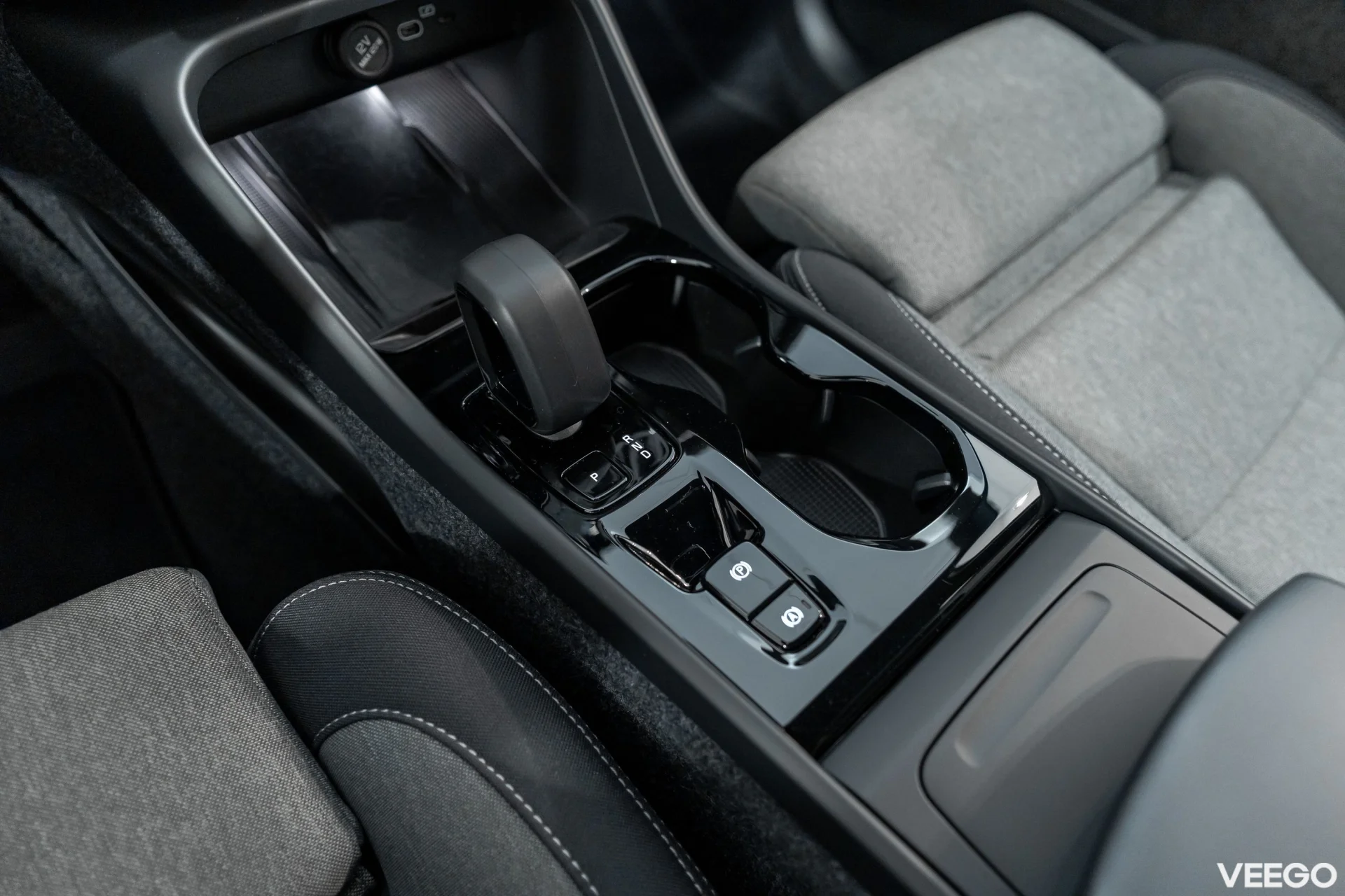 Volvo XC40 B3 Mild-Hybrid Plus Black Edition 2WD 2 120kW