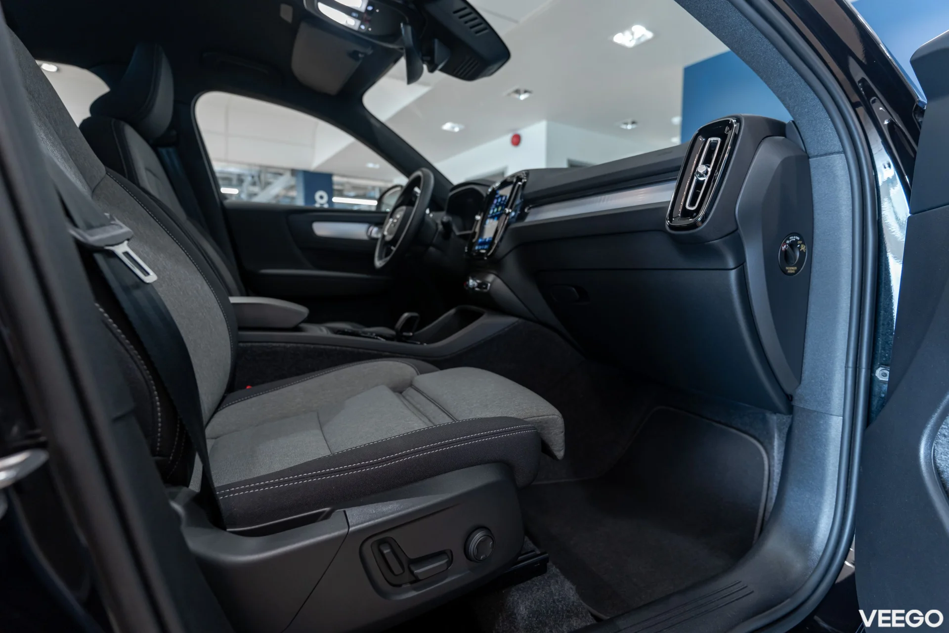 Volvo XC40 B3 Mild-Hybrid Plus Black Edition 2WD 2 120kW