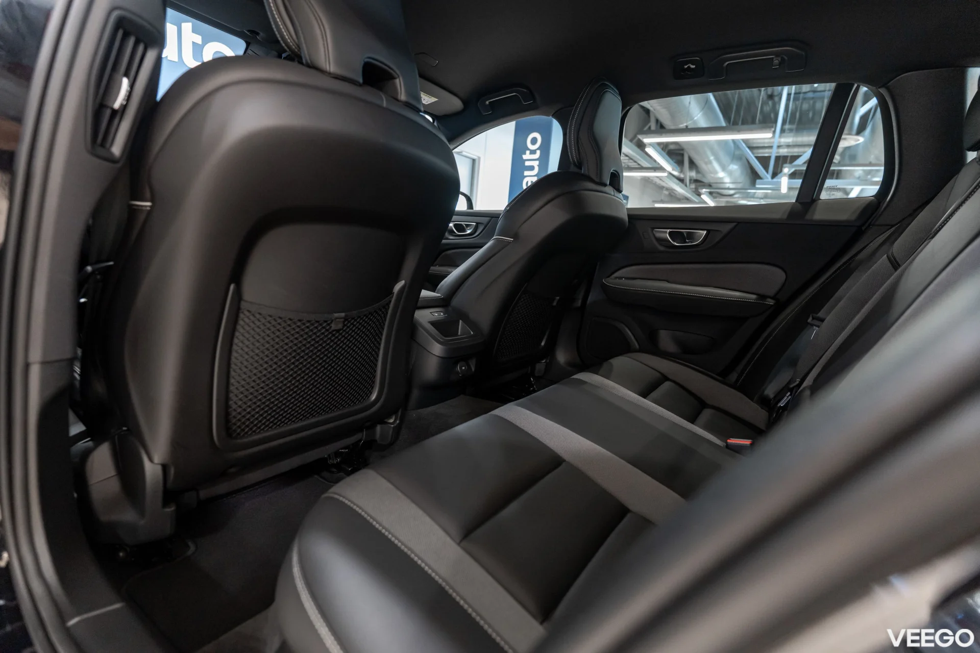 Volvo V60 2.0 B4 Mild-Hybrid Plus Dark 2 145kW