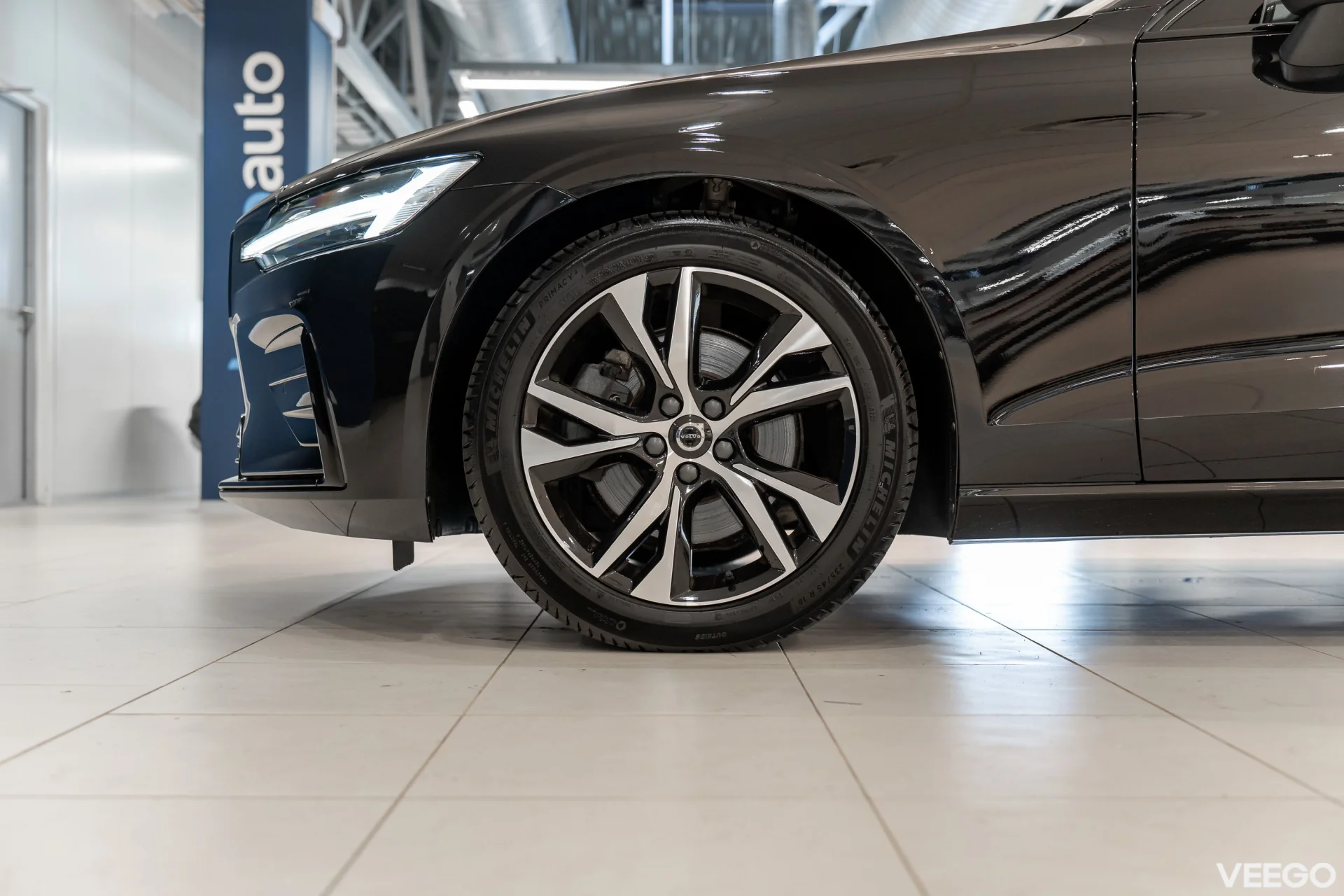 Volvo V60 2.0 B4 Mild-Hybrid Plus Dark 2 145kW
