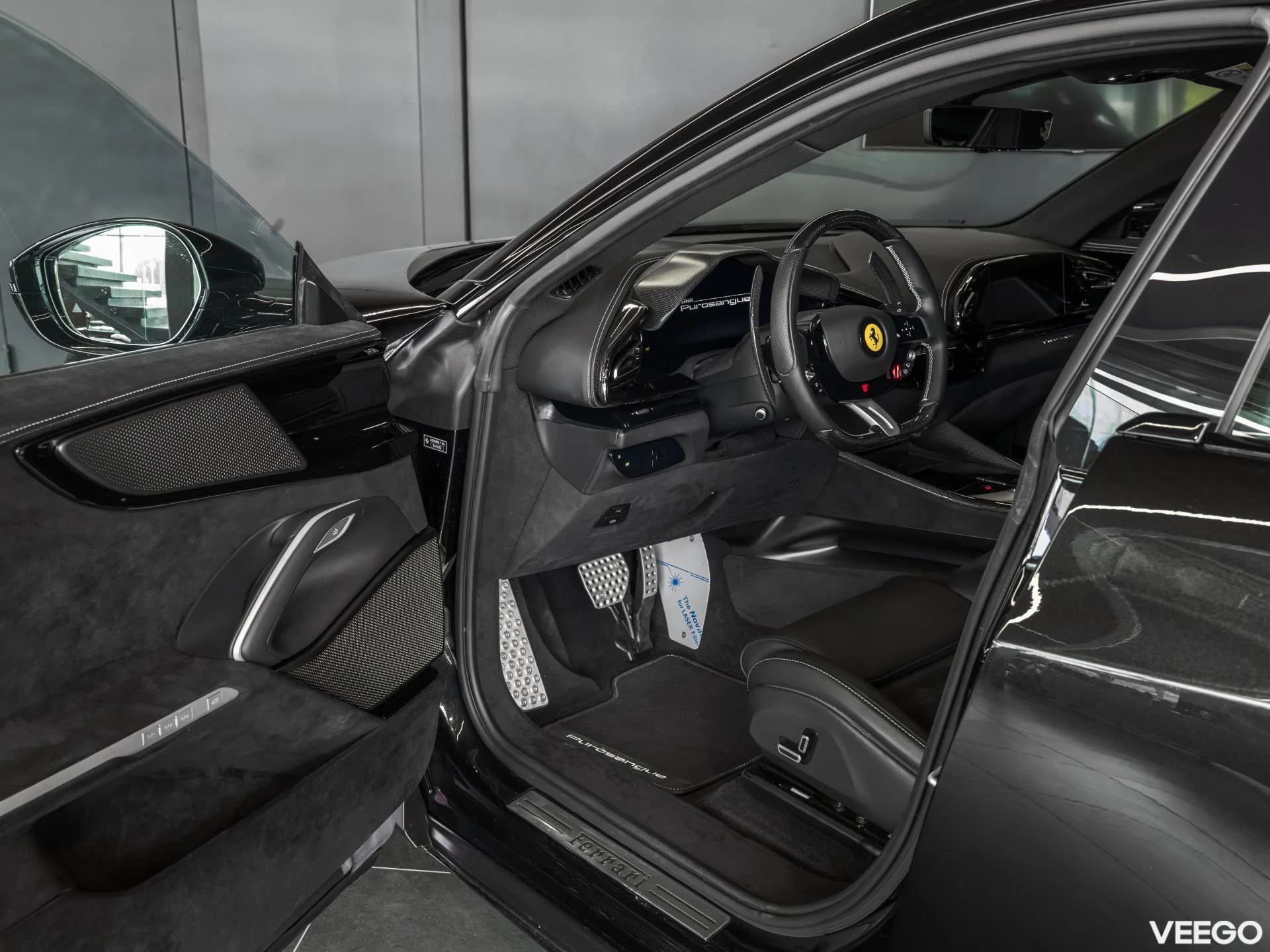Ferrari Purosangue 6.5 533kW