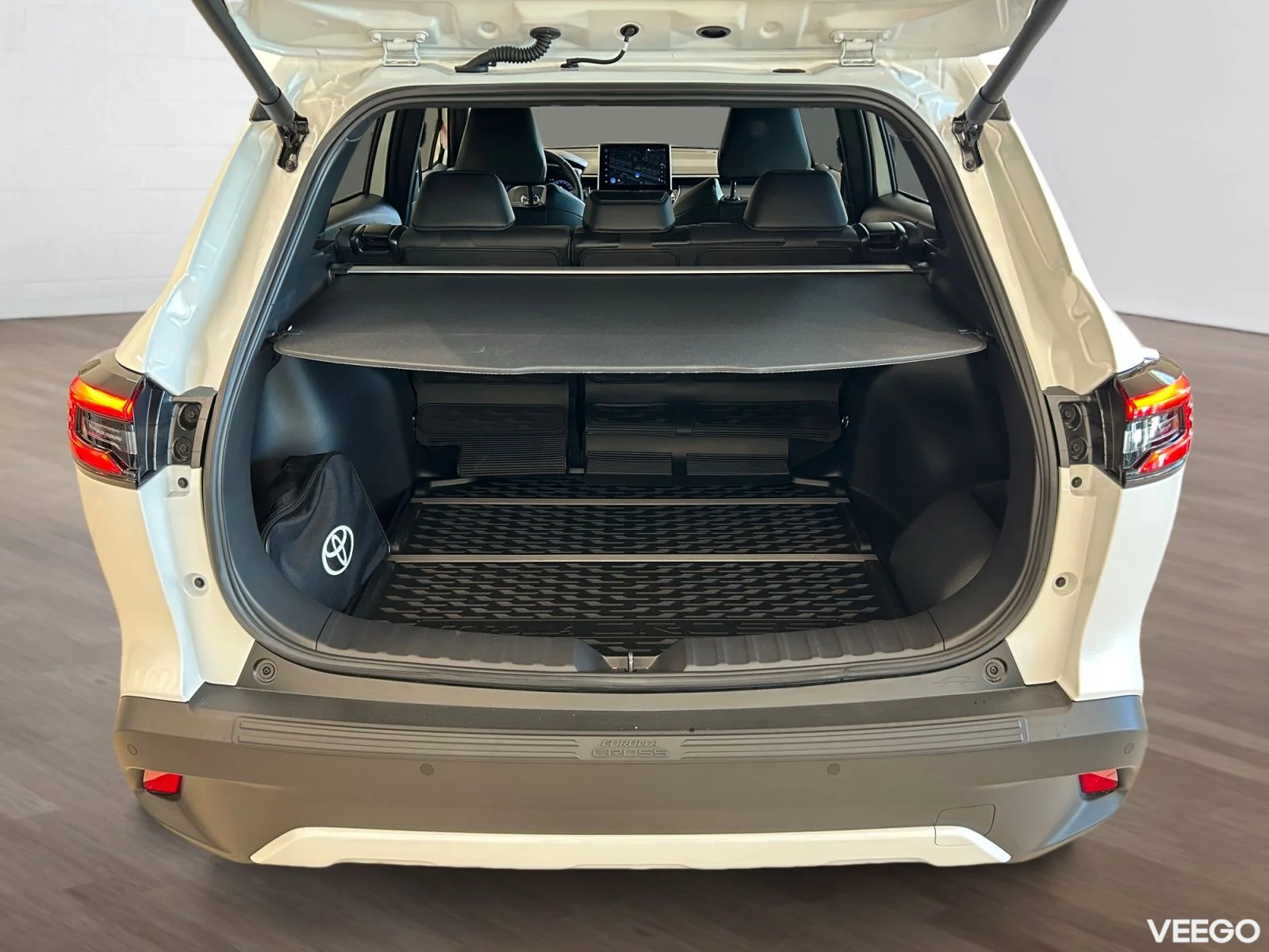 Toyota Corolla Luxury Hybrid 2 98kW