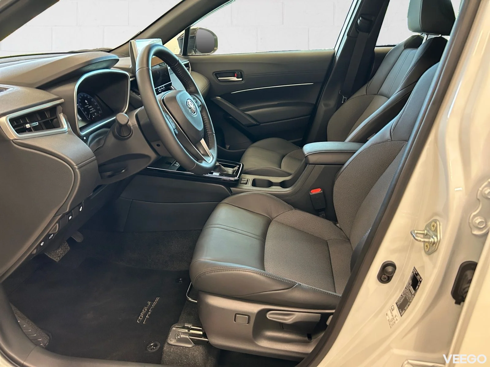 Toyota Corolla Luxury Hybrid 2 98kW