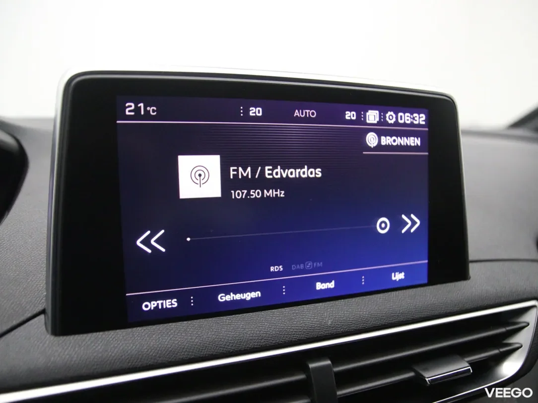 Peugeot 5008 1.2 96kW