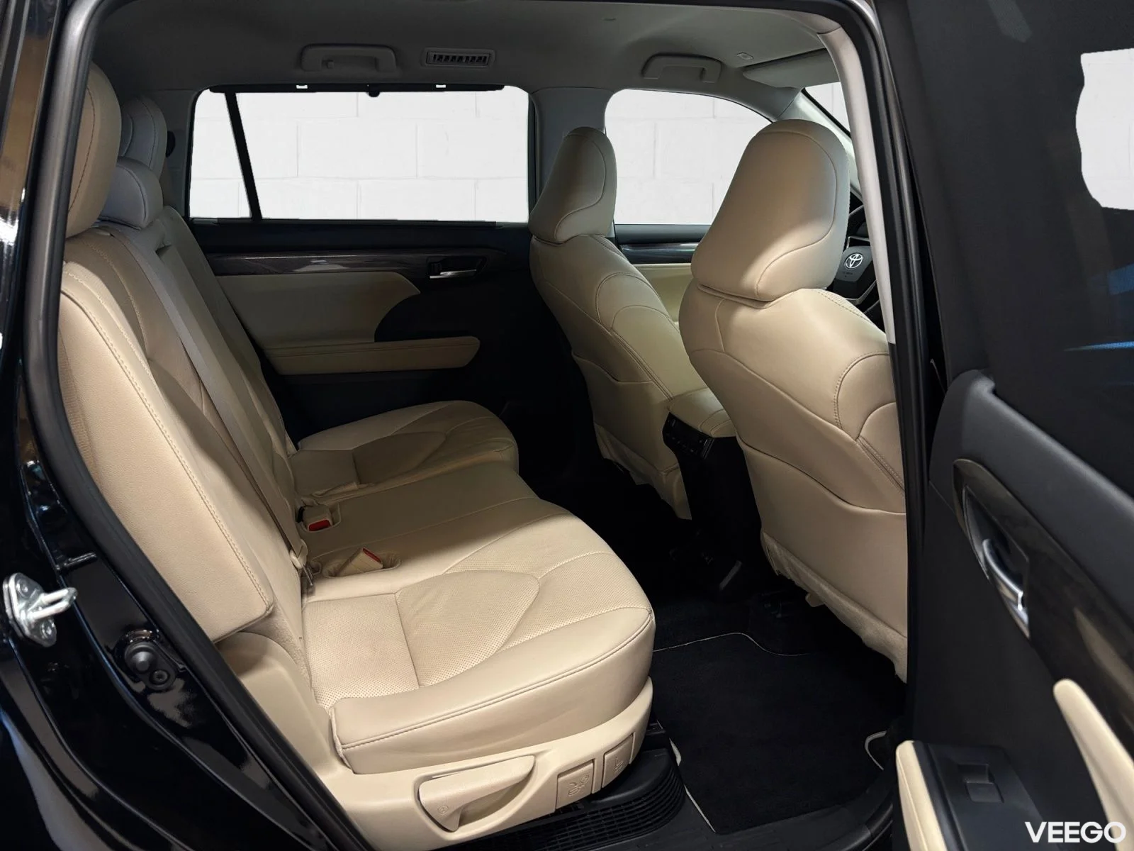 Toyota Highlander Premium 2.5 140kW
