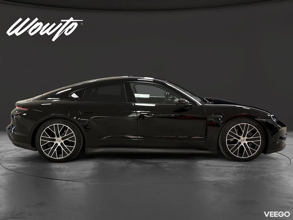 Porsche Taycan DD 435HK /P-Display/ Soft Close/Se Spec/Moms 320kW