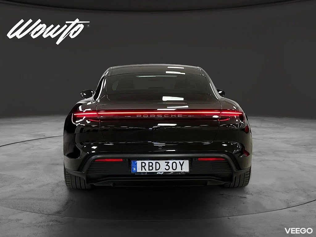 Porsche Taycan DD 435HK /P-Display/ Soft Close/Se Spec/Moms 320kW