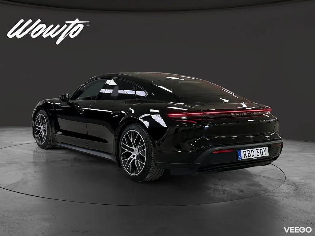 Porsche Taycan DD 435HK /P-Display/ Soft Close/Se Spec/Moms 320kW