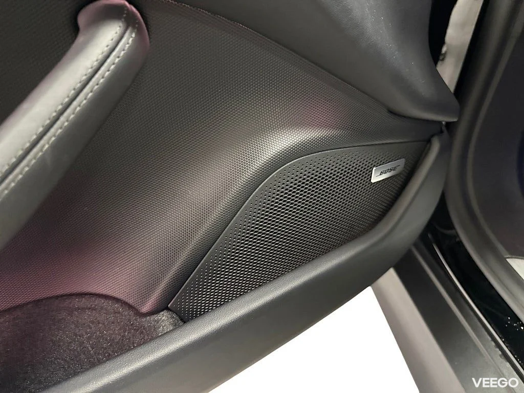 Porsche Taycan DD 435HK /P-Display/ Soft Close/Se Spec/Moms 320kW