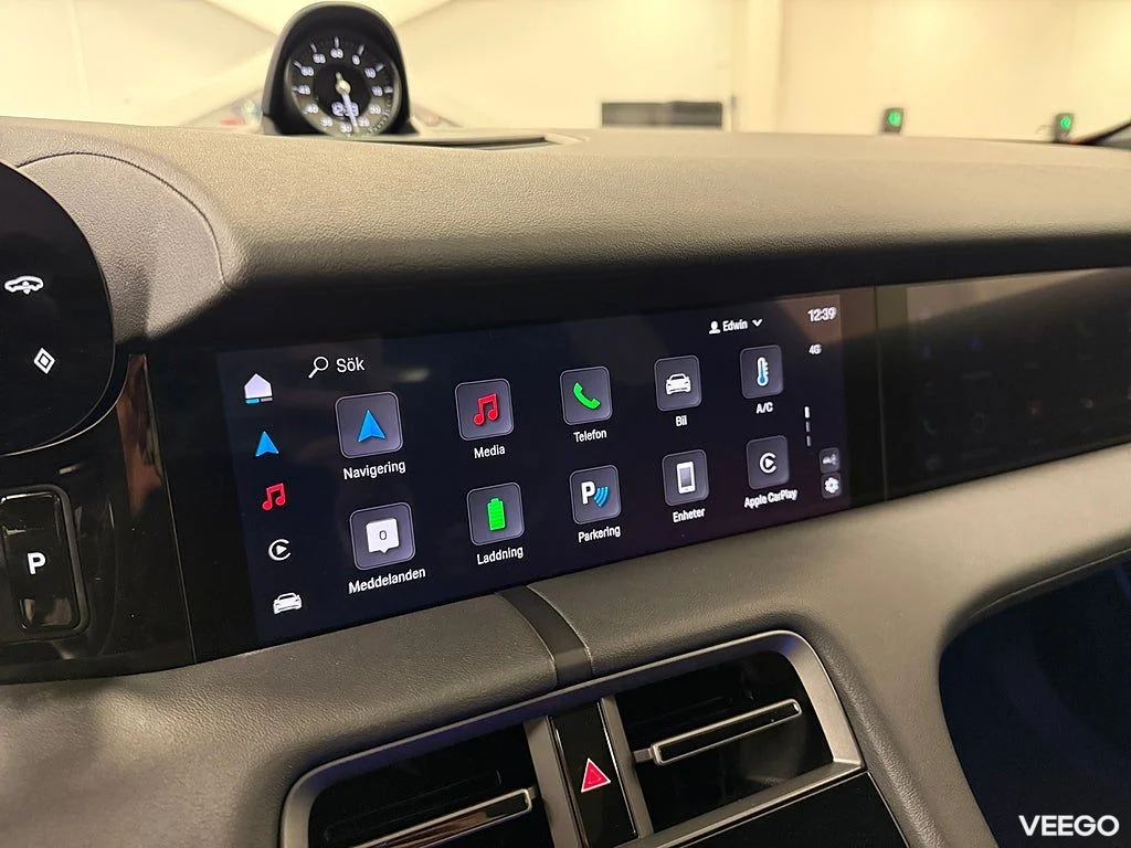 Porsche Taycan DD 435HK /P-Display/ Soft Close/Se Spec/Moms 320kW